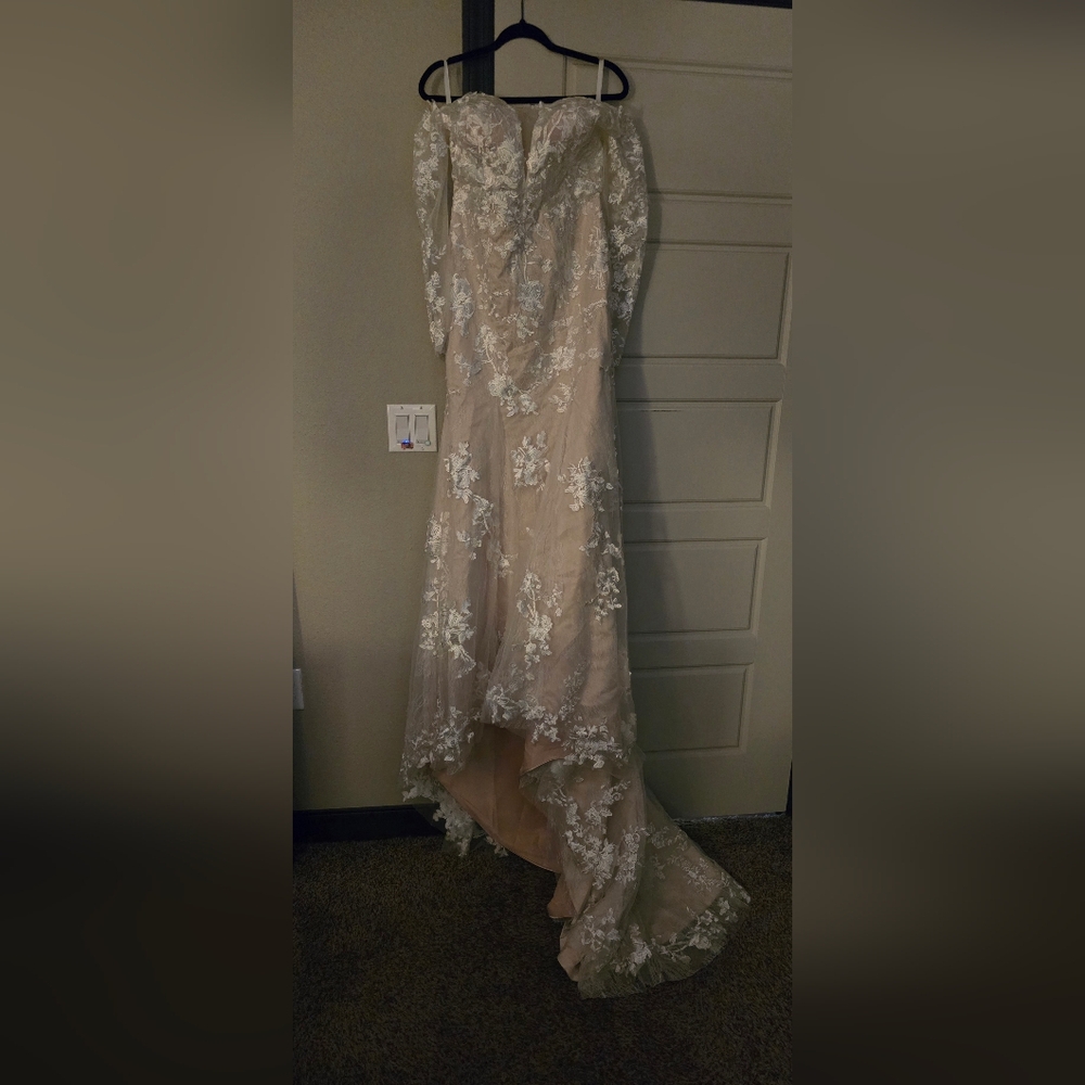 David's Bridal Strapless Lace Wedding Dress - Cream and White